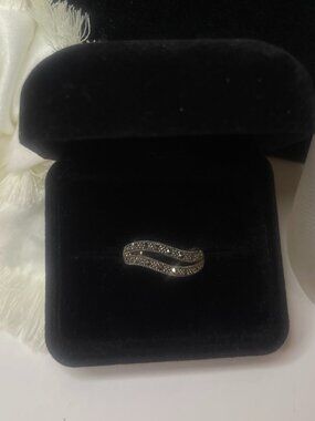 Marcasite Wave Ring 925 Sterling Silver Size 8 Twisted Band Vintage Stackable